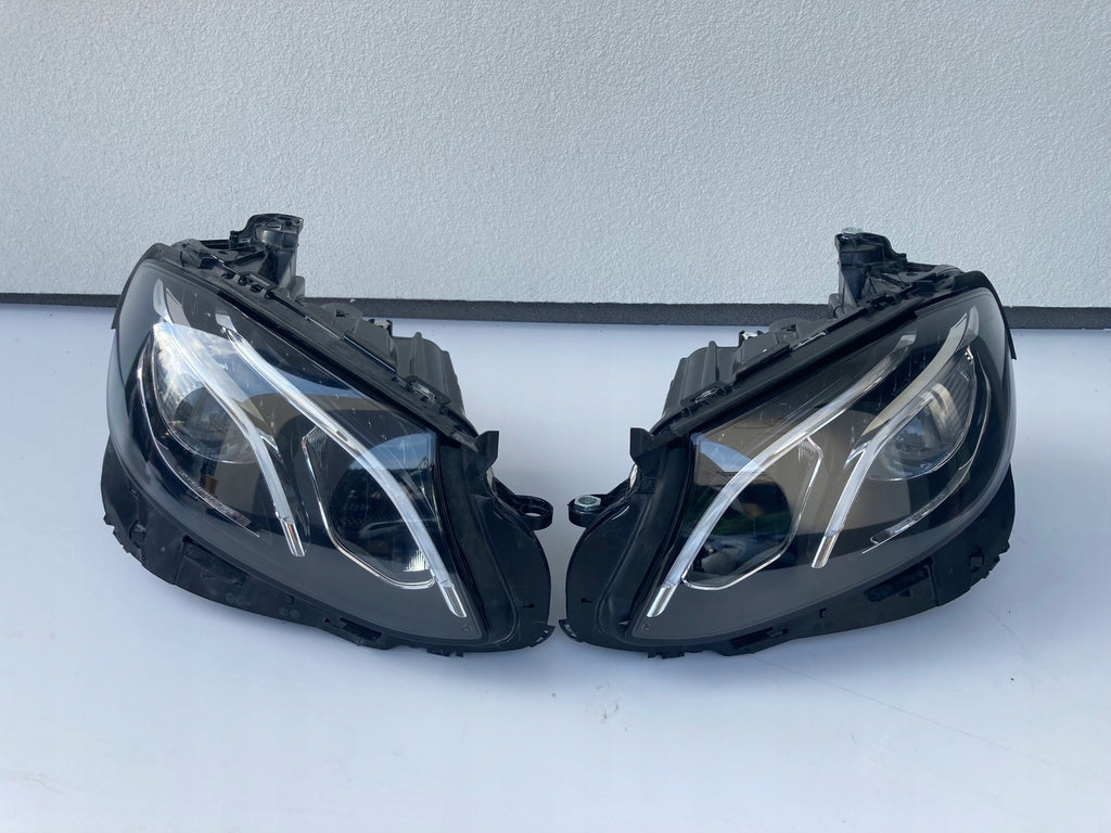 Frontscheinwerfer Mercedes-Benz W213 Ein Stück (Rechts oder Links) Headlight