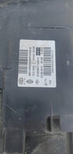 Laden Sie das Bild in den Galerie-Viewer, Frontscheinwerfer Renault Clio IV 260105603R Links Scheinwerfer Headlight SCH7900773055bu