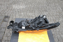 Laden Sie das Bild in den Galerie-Viewer, Frontscheinwerfer Mazda 3 Bm BHN3-51040 Xenon Links Scheinwerfer Headlight SCH4496914007kb