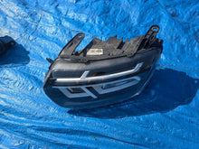 Laden Sie das Bild in den Galerie-Viewer, Frontscheinwerfer Dacia Duster 260602465R Full LED Links Scheinwerfer Headlight