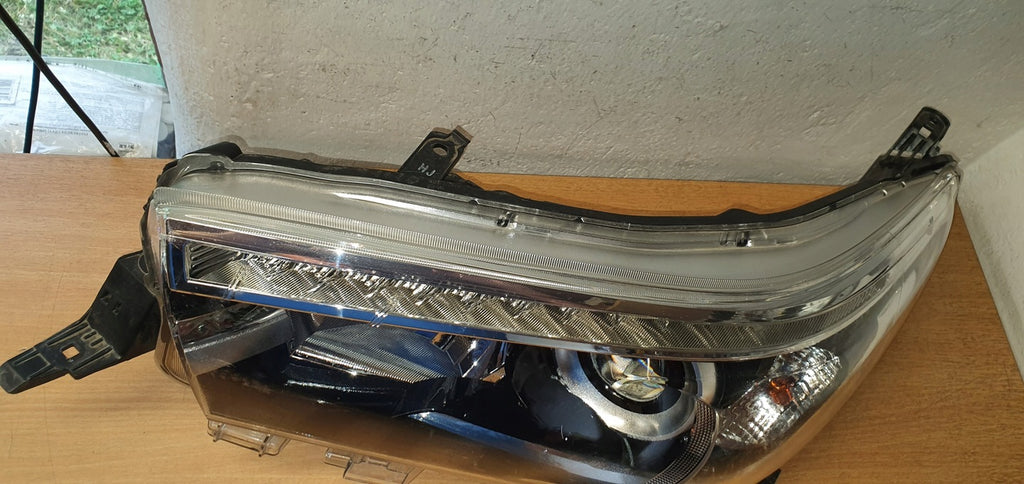Frontscheinwerfer Toyota Hilux Full LED Links Scheinwerfer Headlight SCH6428686387vk