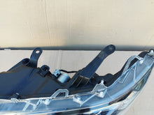 Laden Sie das Bild in den Galerie-Viewer, Frontscheinwerfer Toyota Land Cruiser 85661 Links Scheinwerfer Headlight