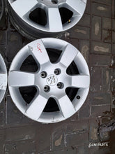 Laden Sie das Bild in den Galerie-Viewer, 4x Alufelge 16 Zoll 7.0" 4x108 29ET Glanz Silber 9685783880 Peugeot 5008 FEL2409956595lf