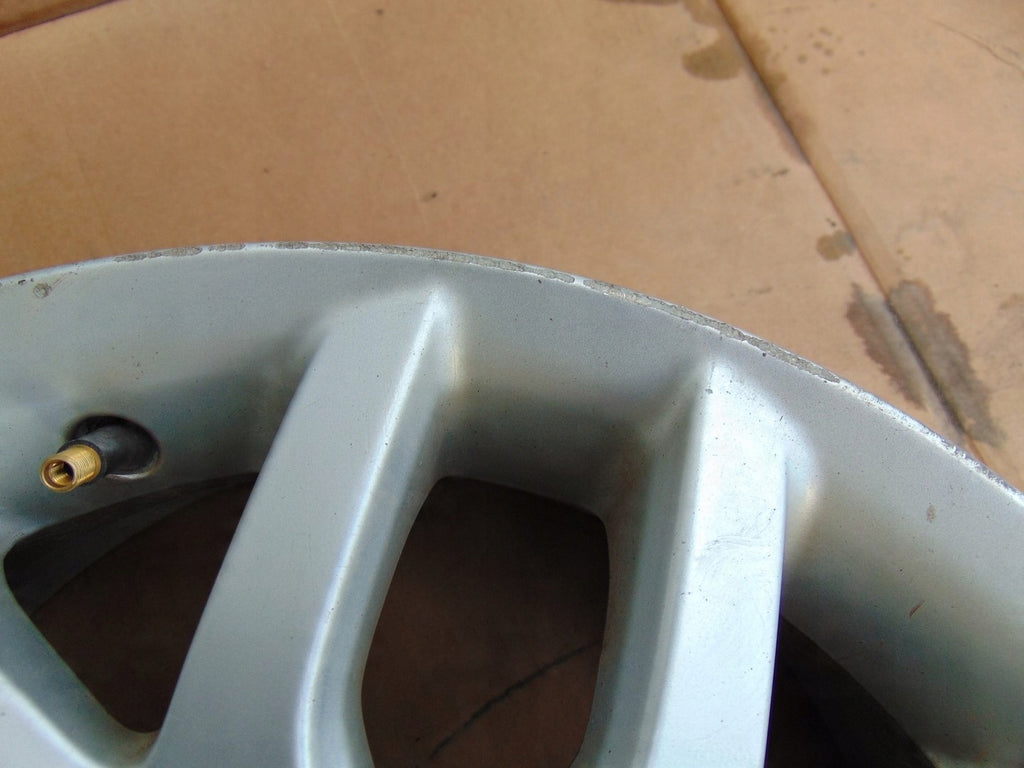 1x Alufelge 16 Zoll 6.5" 5x114.3 45ET Silber PZ474-E067D-Z Toyota Auris