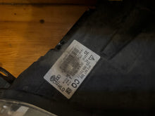 Load image into Gallery viewer, Frontscheinwerfer Audi A6 C6 4F0941029 Xenon Ein Stück (Rechts oder Links)