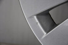 Load image into Gallery viewer, 1x Alufelge 18 Zoll 8.0" 5x120 30ET Glanz Silber 6775777 BMW 1 Rim Wheel FEL5682138207id