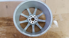 Laden Sie das Bild in den Galerie-Viewer, 1x Alufelge 18 Zoll 7.5&quot; 5x100 Subaru Avensis Rim Wheel