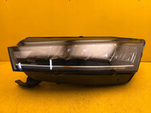 Laden Sie das Bild in den Galerie-Viewer, Frontscheinwerfer Skoda Octavia IV 5E4941015 LED Links Scheinwerfer Headlight SCH3061935445sj