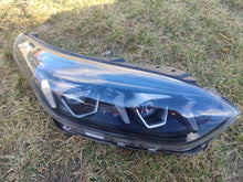 Laden Sie das Bild in den Galerie-Viewer, Frontscheinwerfer Kia Ceed 92102-J7500 Rechts Scheinwerfer Headlight SCH4706465352kl