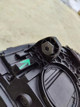 Laden Sie das Bild in den Galerie-Viewer, Frontscheinwerfer Mercedes-Benz W206 A2069063003 Rechts Scheinwerfer Headlight SCH2403009204jz