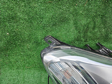 Laden Sie das Bild in den Galerie-Viewer, Frontscheinwerfer Citroën Berlingo 9806306580 Ein Stück (Rechts oder Links)