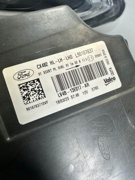 Frontscheinwerfer Ford Kuga LV4B-13E017-AR LV4B-13E016-AR Ein Satz Headlight SCH8963411679lv