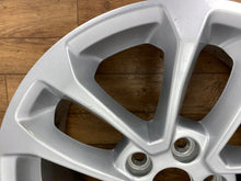 Laden Sie das Bild in den Galerie-Viewer, 1x Alufelge 17 Zoll 7.0&quot; 5x108 50ET LJ6C-1007-A1B Ford Rim Wheel