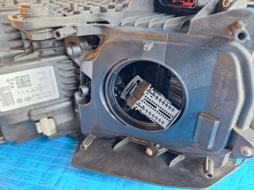 Frontscheinwerfer VW Touareg 761941082 LED Rechts Scheinwerfer Headlight SCH1018810896rw