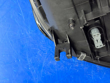 Laden Sie das Bild in den Galerie-Viewer, Frontscheinwerfer Audi A4 B9 8W0941033 8W0941773 LED Links Headlight