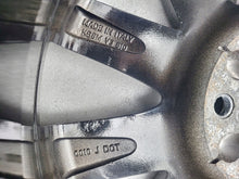 Laden Sie das Bild in den Galerie-Viewer, 1x Alufelge 17 Zoll 7.0&quot; 5x114.3 45ET Glanz Grau KB8MV3810 Mazda Cx30 Mg