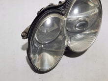 Laden Sie das Bild in den Galerie-Viewer, Frontscheinwerfer Mercedes-Benz Sl R230 A2308207961 Xenon Links Headlight