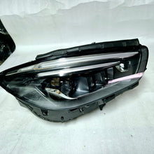 Laden Sie das Bild in den Galerie-Viewer, Frontscheinwerfer Mercedes-Benz W177 A1779062106 LED Rechts oder Links SCH1960225019pk