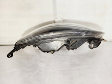 Laden Sie das Bild in den Galerie-Viewer, Frontscheinwerfer Opel Astra J 13253650LH Xenon Ein Stück (Rechts oder Links) SCH3081675287ga