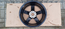 Laden Sie das Bild in den Galerie-Viewer, 1x Alufelge 18 Zoll 7.5" 5x112 49ET Glanz Schwarz A1774013200 Mercedes-Benz FEL9717056836jo