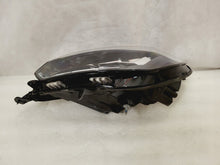 Laden Sie das Bild in den Galerie-Viewer, Frontscheinwerfer Peugeot 2008 208 II 9833036380 LED Rechts oder Links