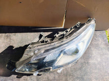Laden Sie das Bild in den Galerie-Viewer, Frontscheinwerfer Peugeot 2008 I 90167010 9825313980 Links Headlight SCH8968893651he