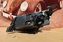 Laden Sie das Bild in den Galerie-Viewer, Frontscheinwerfer Peugeot 208 II LED Rechts Scheinwerfer Headlight SCH6620301575lj