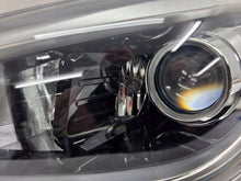 Laden Sie das Bild in den Galerie-Viewer, Frontscheinwerfer Hyundai I30 III 92101G4020 Links Scheinwerfer Headlight SCH3375530057pp