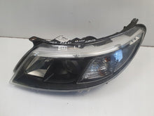 Laden Sie das Bild in den Galerie-Viewer, Frontscheinwerfer Saab 93 9-3 1EL010317-05 Xenon Ein Stück (Rechts oder Links)