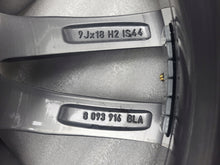 Load image into Gallery viewer, 1x Alufelge 18 Zoll 9.0" 5x120 44ET Glanz Grau 8093406 BMW G31 G30 Rim Wheel FEL1999412583tm