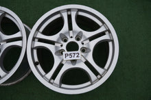 Laden Sie das Bild in den Galerie-Viewer, 1x Alufelge 17 Zoll 7.5" 5x120 41ET Glanz Silber 2229180 BMW 3 E36 E46 Rim Wheel FEL7125685464xr
