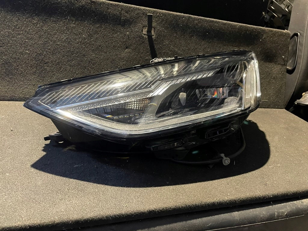 Frontscheinwerfer Audi A4 B9 8W0941011 Full LED Ein Stück (Rechts oder Links)