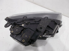 Laden Sie das Bild in den Galerie-Viewer, Frontscheinwerfer VW Amarok 2H1941015AF Xenon Ein Stück (Rechts oder Links) SCH3724137747wp