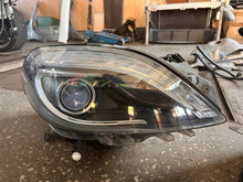 Load image into Gallery viewer, Frontscheinwerfer Mercedes-Benz W246 A2468207261 Rechts Scheinwerfer Headlight SCH7936728324la