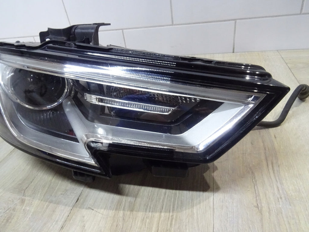 Frontscheinwerfer Audi A3 8V0941006E 90104557 Xenon Rechts Headlight