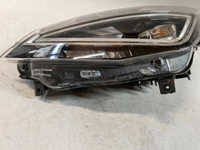 Laden Sie das Bild in den Galerie-Viewer, Frontscheinwerfer Seat Ibiza I 6F191007F Links Scheinwerfer Headlight SCH9230098380kw
