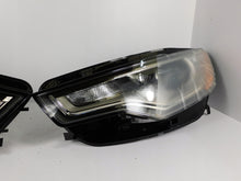 Laden Sie das Bild in den Galerie-Viewer, Frontscheinwerfer Audi A6 C7 4G0941005E Xenon Ein Stück (Rechts oder Links) SCH7799806883mn