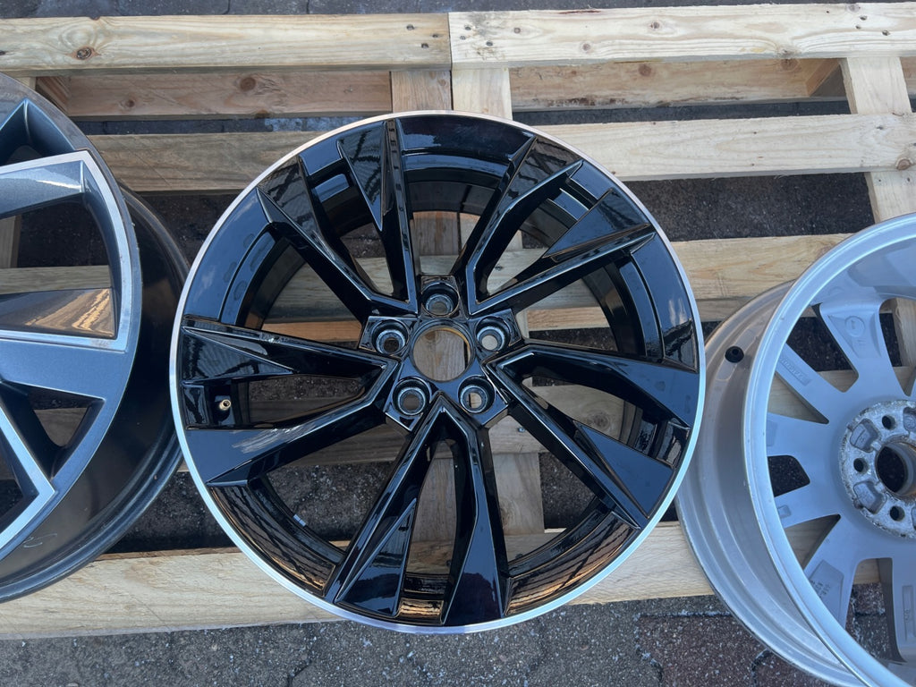 1x Alufelge 17 Zoll 6.5" 5x100 Glanz 657601025 Skoda Kamiq Rim Wheel FEL2940076792xe