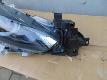 Laden Sie das Bild in den Galerie-Viewer, Frontscheinwerfer Mazda 3 Bn BSP5-51030 Rechts Scheinwerfer Headlight SCH7753763947hy