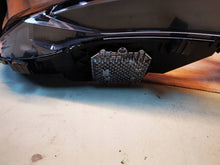 Laden Sie das Bild in den Galerie-Viewer, Frontscheinwerfer Fiat Ducato 00468681010 Ein Satz Scheinwerfer Headlight SCH9000090298mz