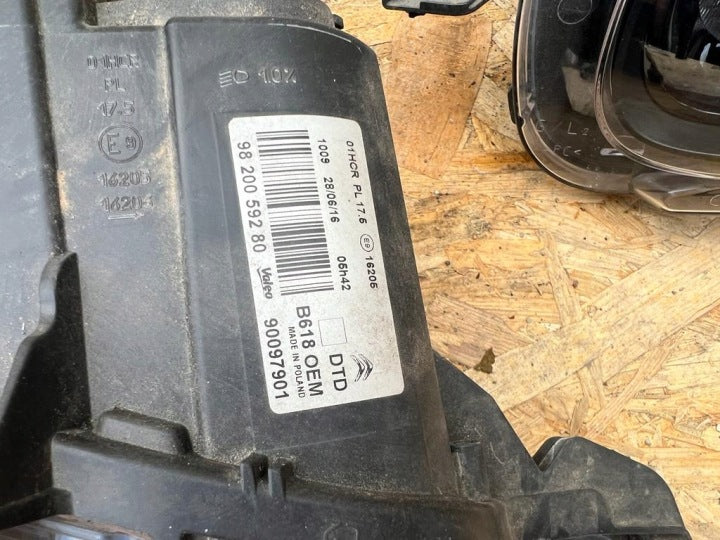 Frontscheinwerfer Citroën C3 III 9820059680 9820059280 Ein Satz Headlight SCH3881932456hf