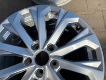 Load image into Gallery viewer, 1x Alufelge 17 Zoll 7.5&quot; 5x112 8W0601025L Audi Rim Wheel