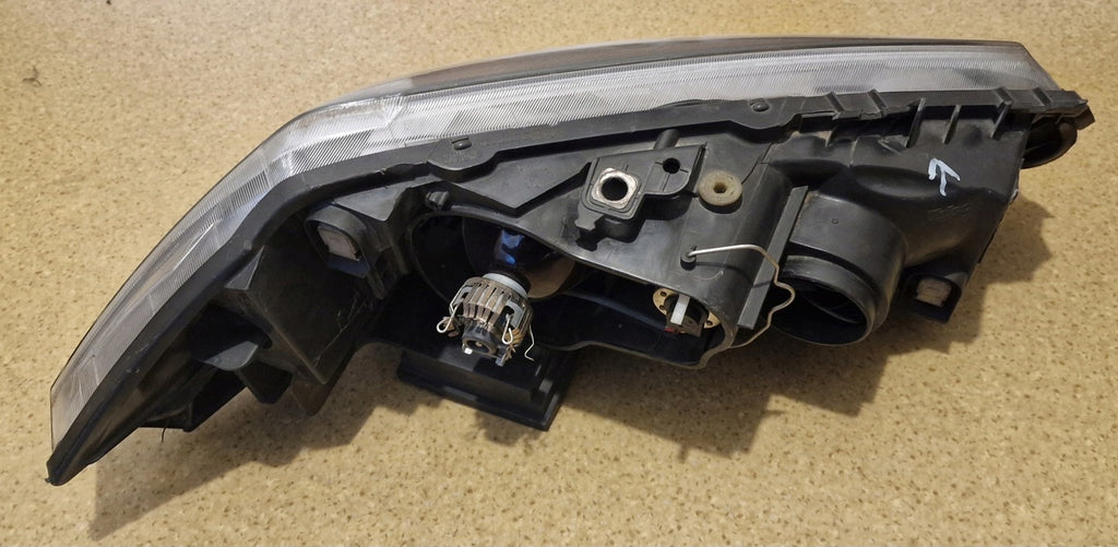 Frontscheinwerfer Renault Megane II 8200073224H Xenon Links Headlight SCH8419111620oo