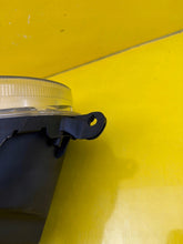 Laden Sie das Bild in den Galerie-Viewer, Frontscheinwerfer Mercedes-Benz W211 Xenon Links Scheinwerfer Headlight SCH4562725400bq