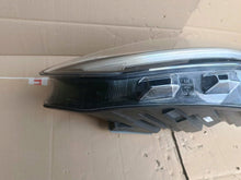 Laden Sie das Bild in den Galerie-Viewer, Frontscheinwerfer Ford Focus JX7B-13E015-CE Full LED Links Headlight SCH6928164418gr