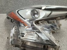 Laden Sie das Bild in den Galerie-Viewer, Frontscheinwerfer Toyota Prius LED Rechts Scheinwerfer Headlight SCH3324258341tc