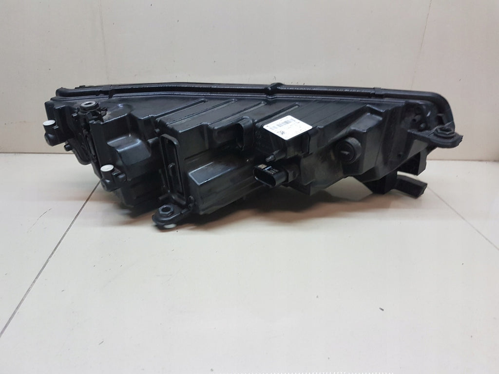 Frontscheinwerfer Skoda Octavia IV 5E4941015 030111823100 Links Headlight SCH3118273401ek