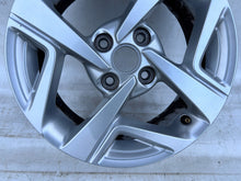 Load image into Gallery viewer, 1x Alufelge 15 Zoll 6.0&quot; 4x100 48ET Glanz Silber 52910-K7100 Hyundai I10 III I20