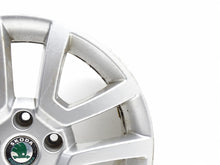 Laden Sie das Bild in den Galerie-Viewer, 1x Alufelge 17 Zoll 7.0&quot; 5x112 5L0601025A Skoda Yeti Rim Wheel