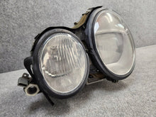 Laden Sie das Bild in den Galerie-Viewer, Frontscheinwerfer Mercedes-Benz W210 W210SCZ Xenon Links Scheinwerfer Headlight SCH8553389443ut